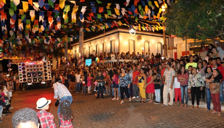 Grande publico prestigia inauguração da Vila Junina.